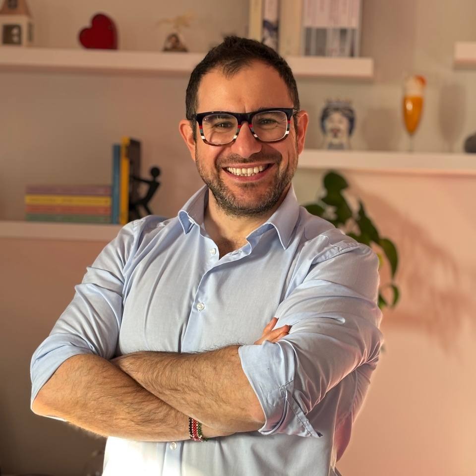Leonardo Vescovo, Social Facile
